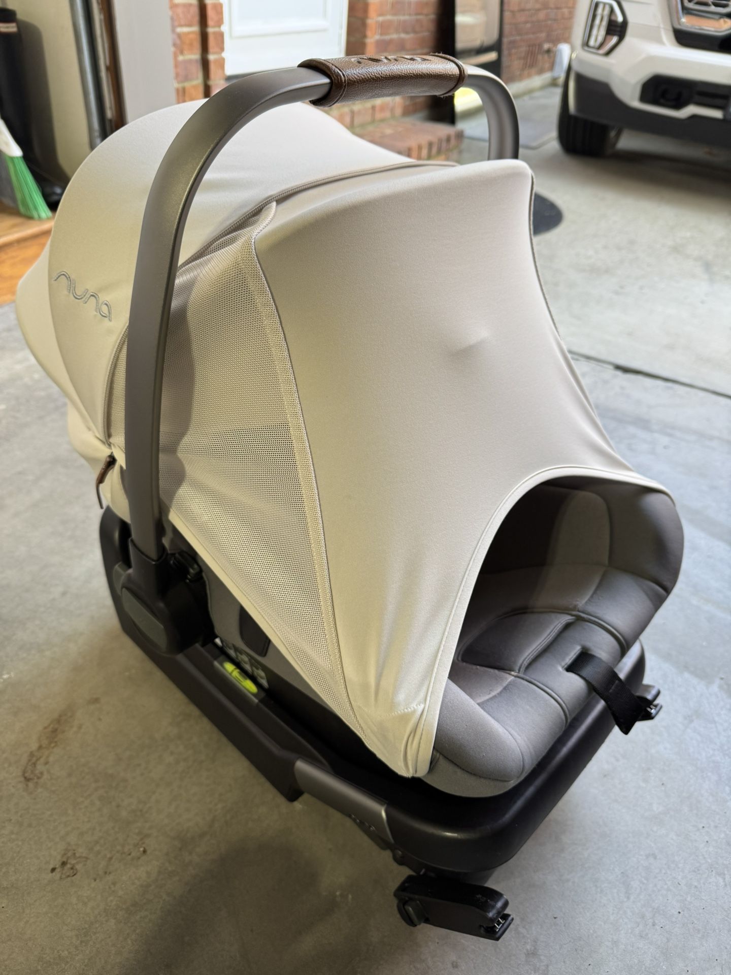 Nuna PIPA Car Seat+Base