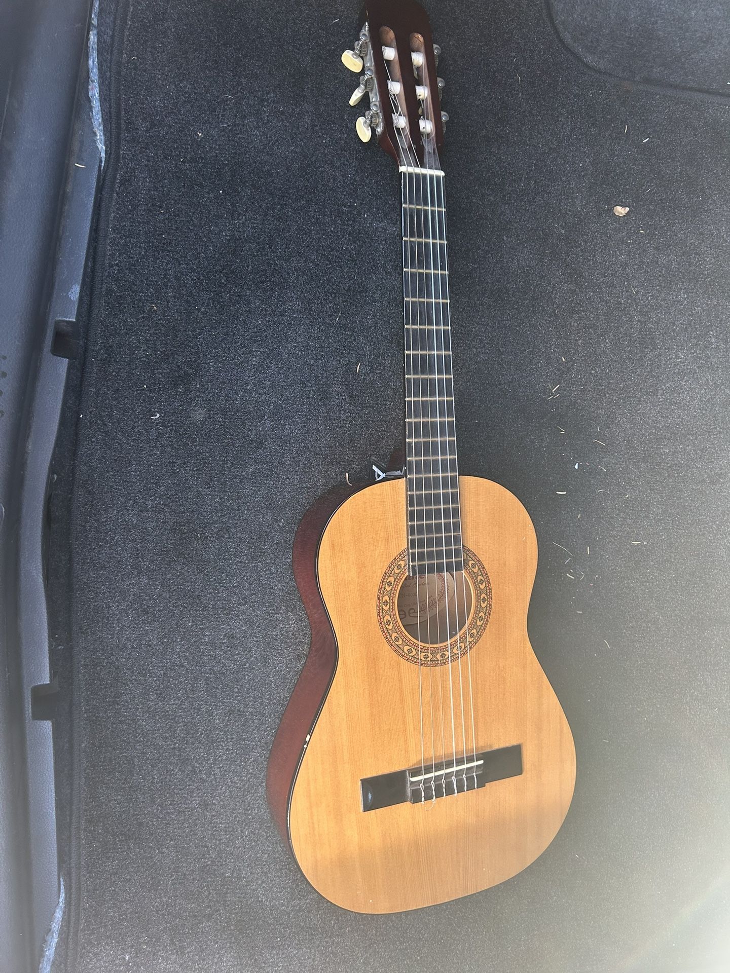Sunlite GCN-600G Classical Guitar