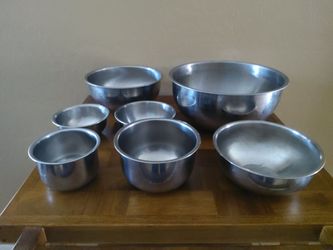 7 Piece Metal Mixing Bowls