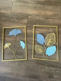 2 metal art frames