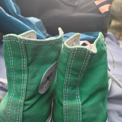 Converse and komic Book