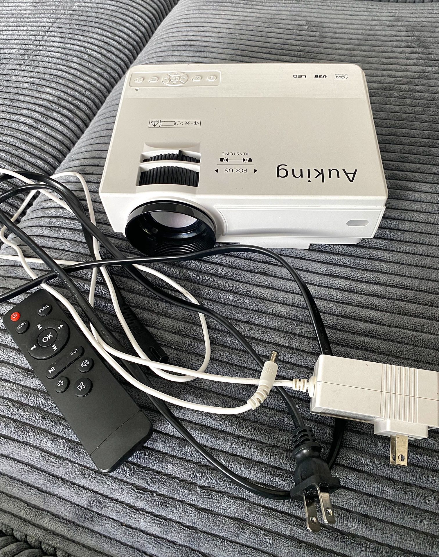 Auking Mini Projector (Never Used)