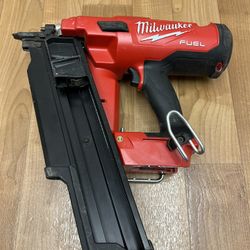 Milwaukee M18 FUEL 3-1/2 in. 18-Volt 21-Degree Lithium-lon Brushless Cordless Framing Nailer (Tool-Only)