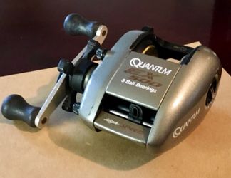 Quantum Nitrous Baitcaster for Sale in Fresno, CA - OfferUp