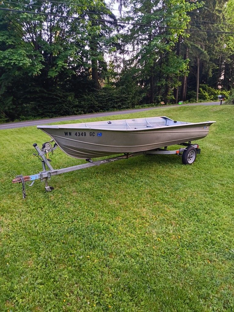 14 Foot Aluminum Valco Boat and King Trailer