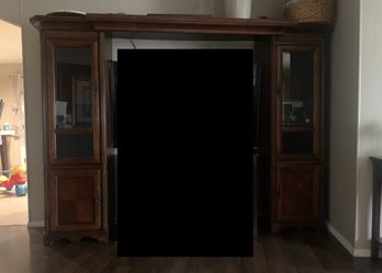 Entertainment center