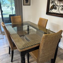 Pier, one imports, dining room, table with chairs