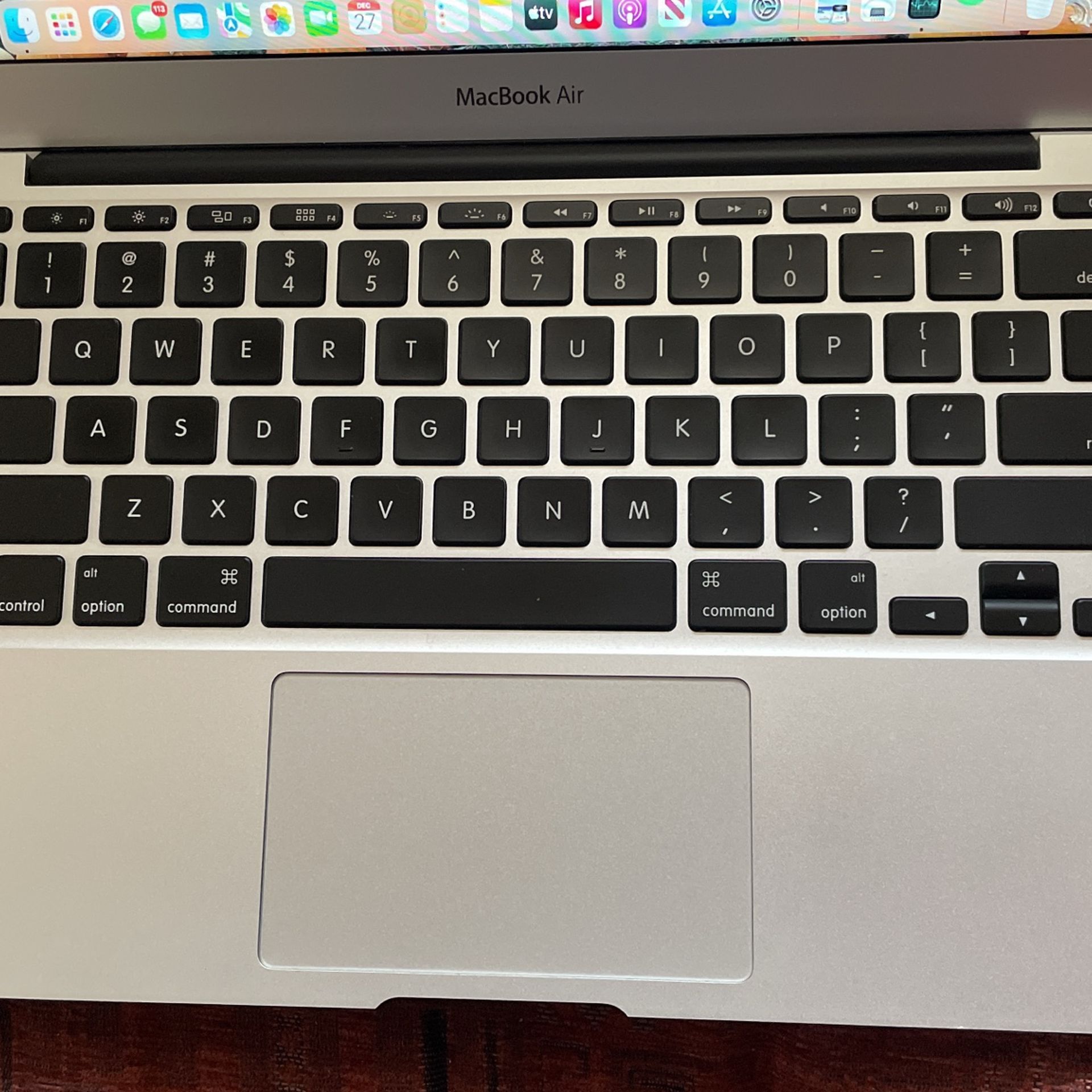 Apple MacBook Air. LIKE NEW