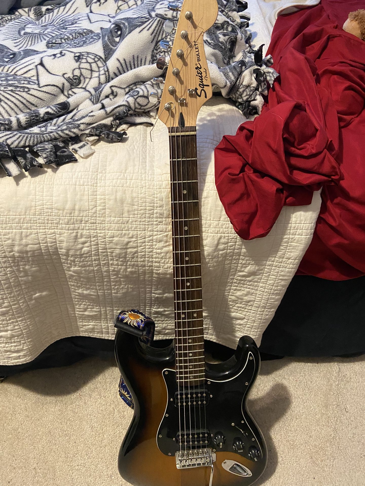 FENDER ELECTRIC GUITAR