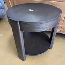Salina Round Wood End Table With Storage 