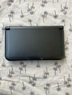 Black New Nintendo 3DS XL + Case, microSD & 3 Call of Duty Games