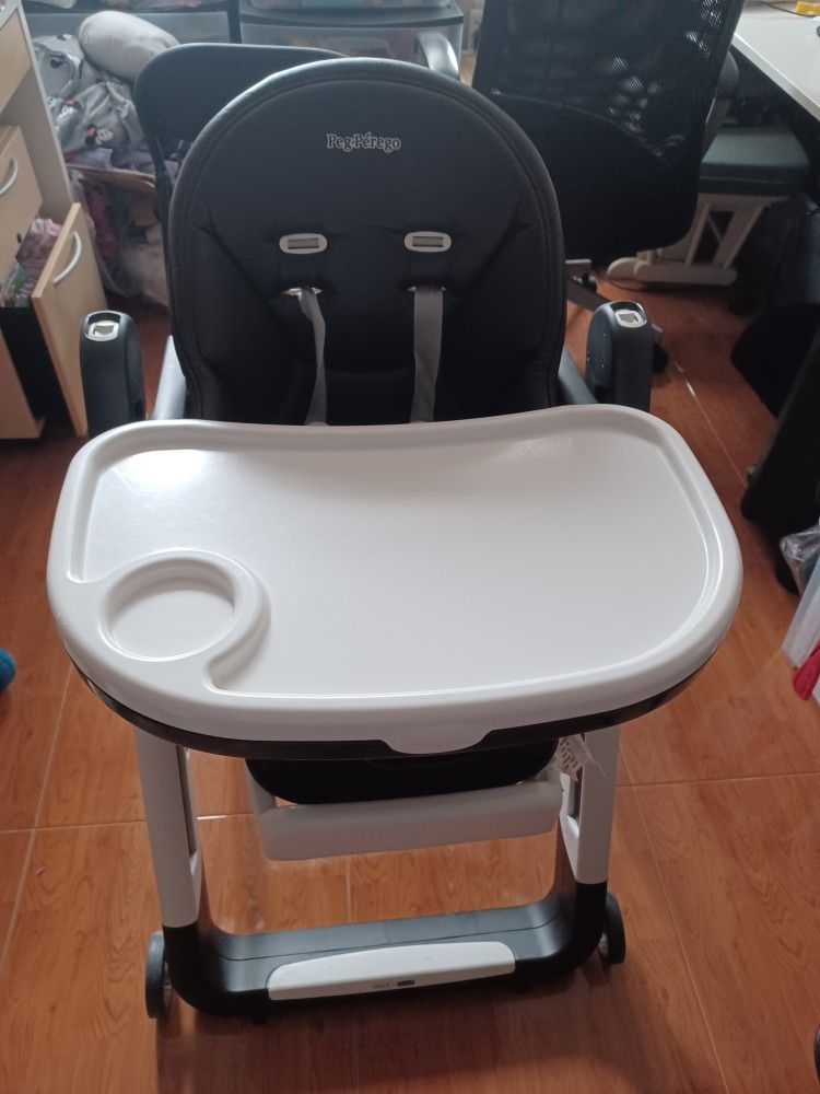 Peg Perego Multi-Functional Compact Folding High Chair
