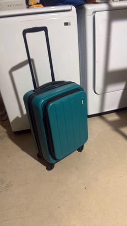 Carry on hard case luggage