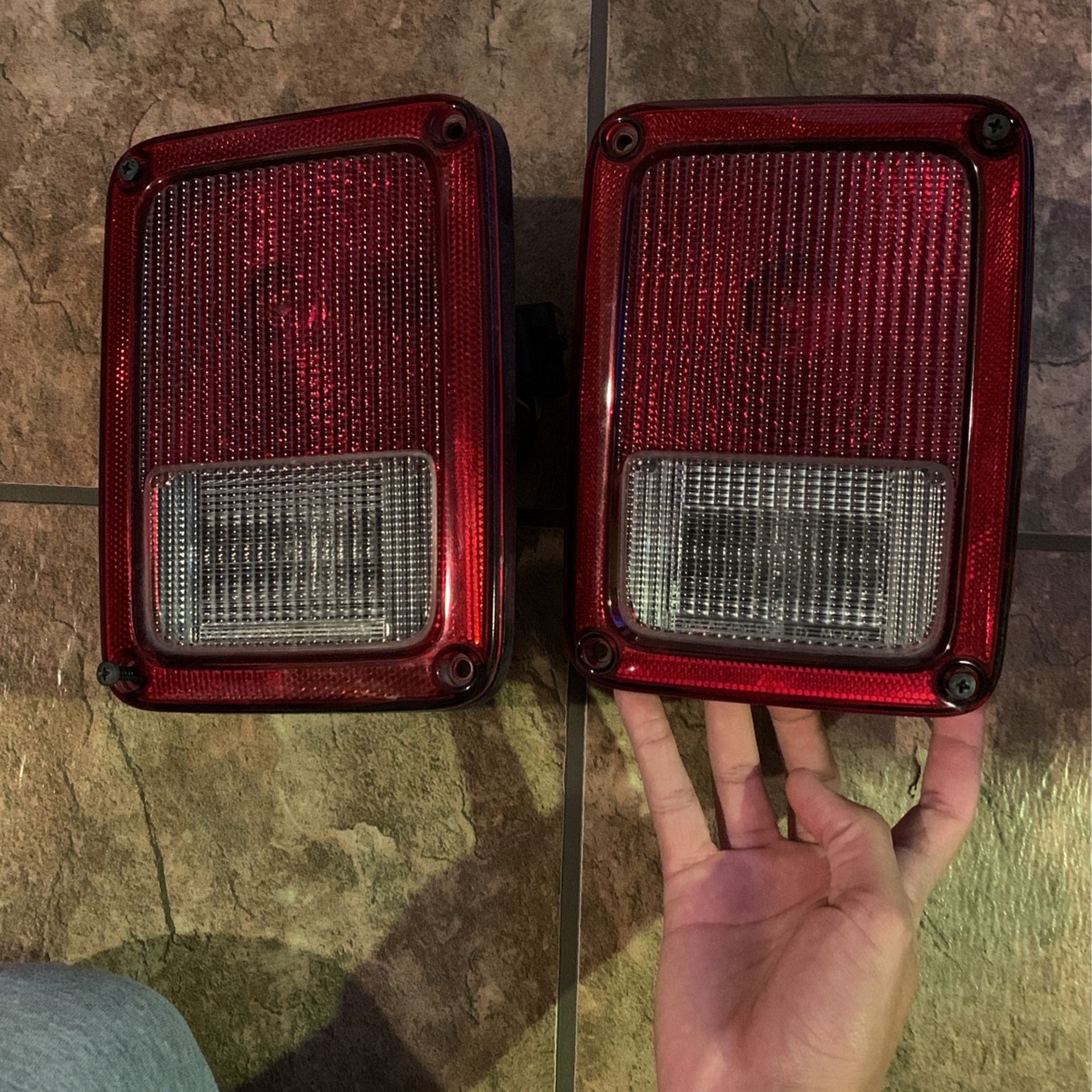 2014 Jeep wrangler factory tail lights