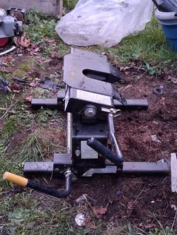 Husky EZ loader  fifthwheel slide hitch