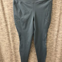 New Nike Women’s Leggings Size XL