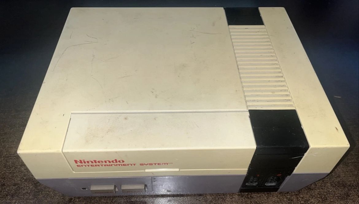Nintendo Entertainment System NES Video Game Console Only NES-001 Discolored