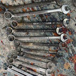 Craftsman and non-craftsman tools