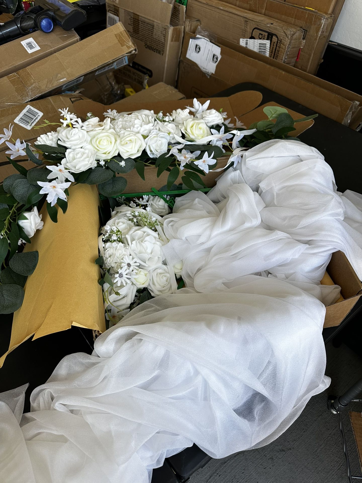 Wedding Backdrop 2 Piece Center And Bags