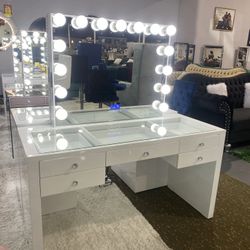 Brand New Vanity Sets !! In Stock ! 