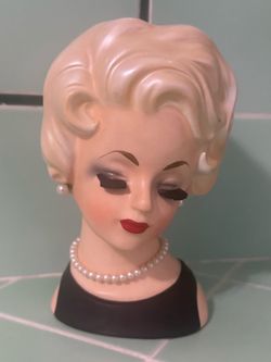 Head vase