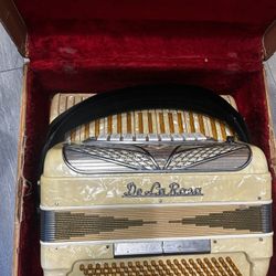 1959 De La Rosa accordion White 