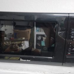 Magic Chef  Microwave Oven - Perfect For Truck Drivers