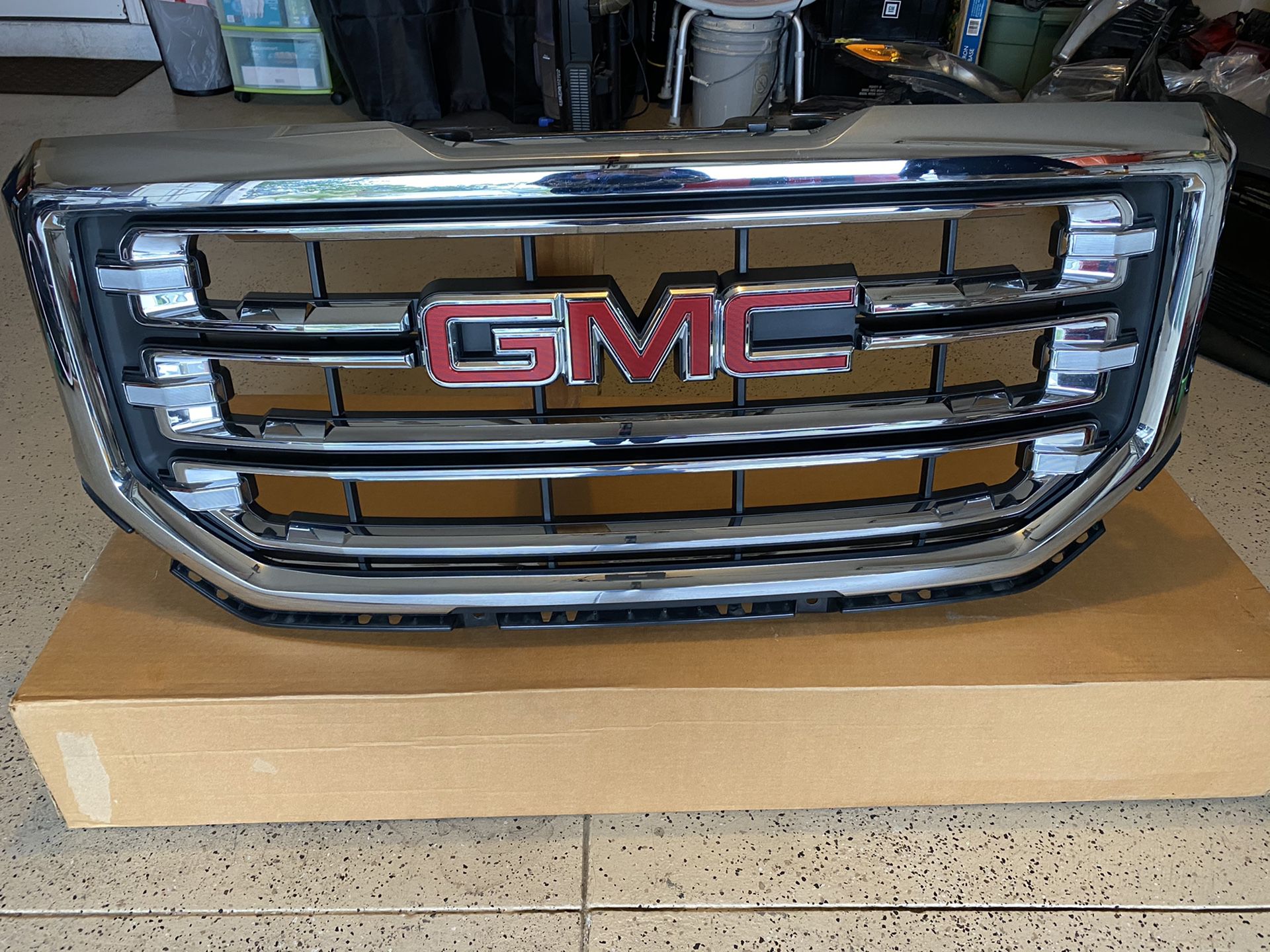 2016-2018 GMC Sierra Grille