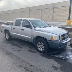 Dodge  Dakota Pickup Truck 2005