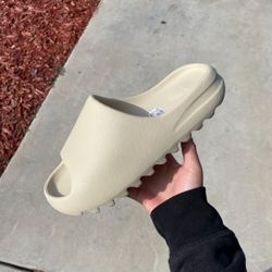 Yeezy Slide 