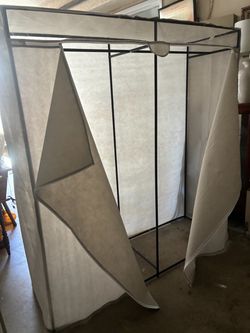 BEAUTIFUL WARDROBE LIKE NEW