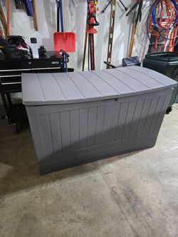 200 Gallon deck box