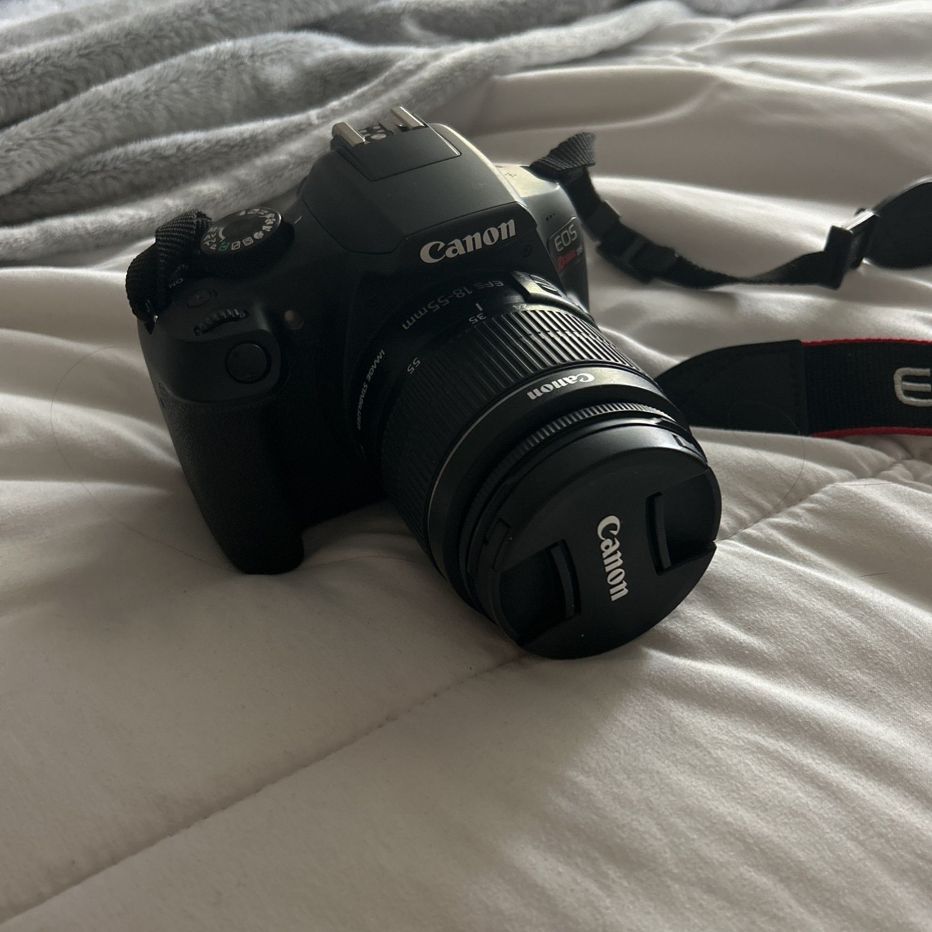 Canon EOS Rebel T7 EF-S 18-55mm IS ll