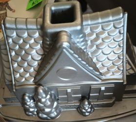 Metal form cake pan