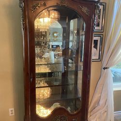 Cabinet/antique cabinet