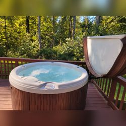 Hot Tub/Spa: Sundance Denali - Good - The Plains, VA
