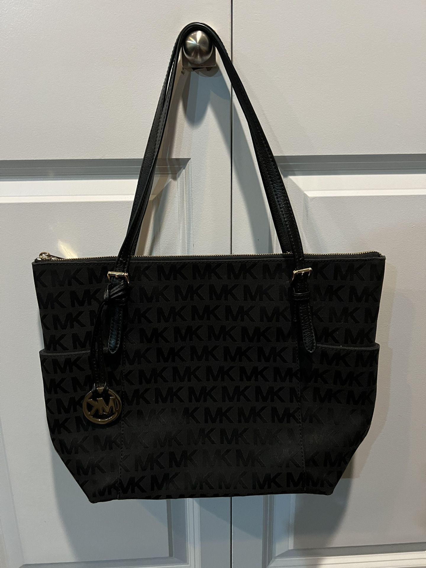 Michael Kors Women’s Signature Jet Set Tote Shoulder Bag
