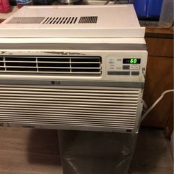  LG air conditioner works great $300 Nw I’ll take 120 cash