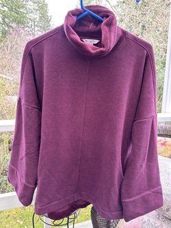 Athleta Medium Cozy Karma Sweatshirt 