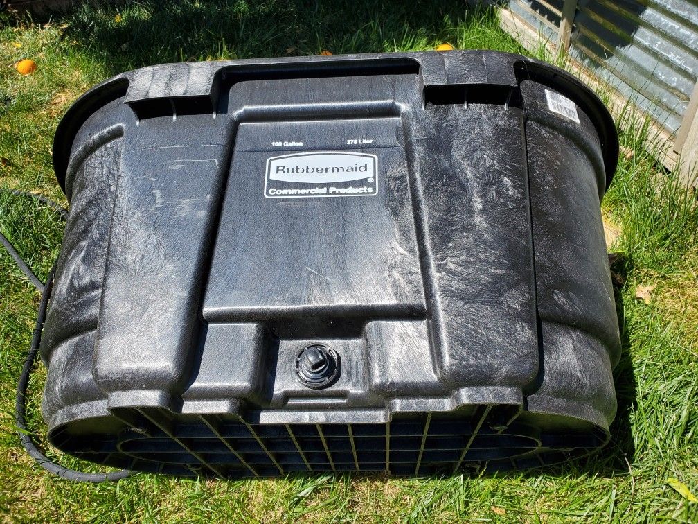 Rubbermaid Structural Foam Stock Tanks, 100 gal. Capacity, 424288 for