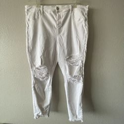 American Eagle, Women’s White Next Level Strech Distressed Ankle Jeans, Size 22