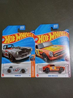 2 Hot Wheels Treasure Hunts