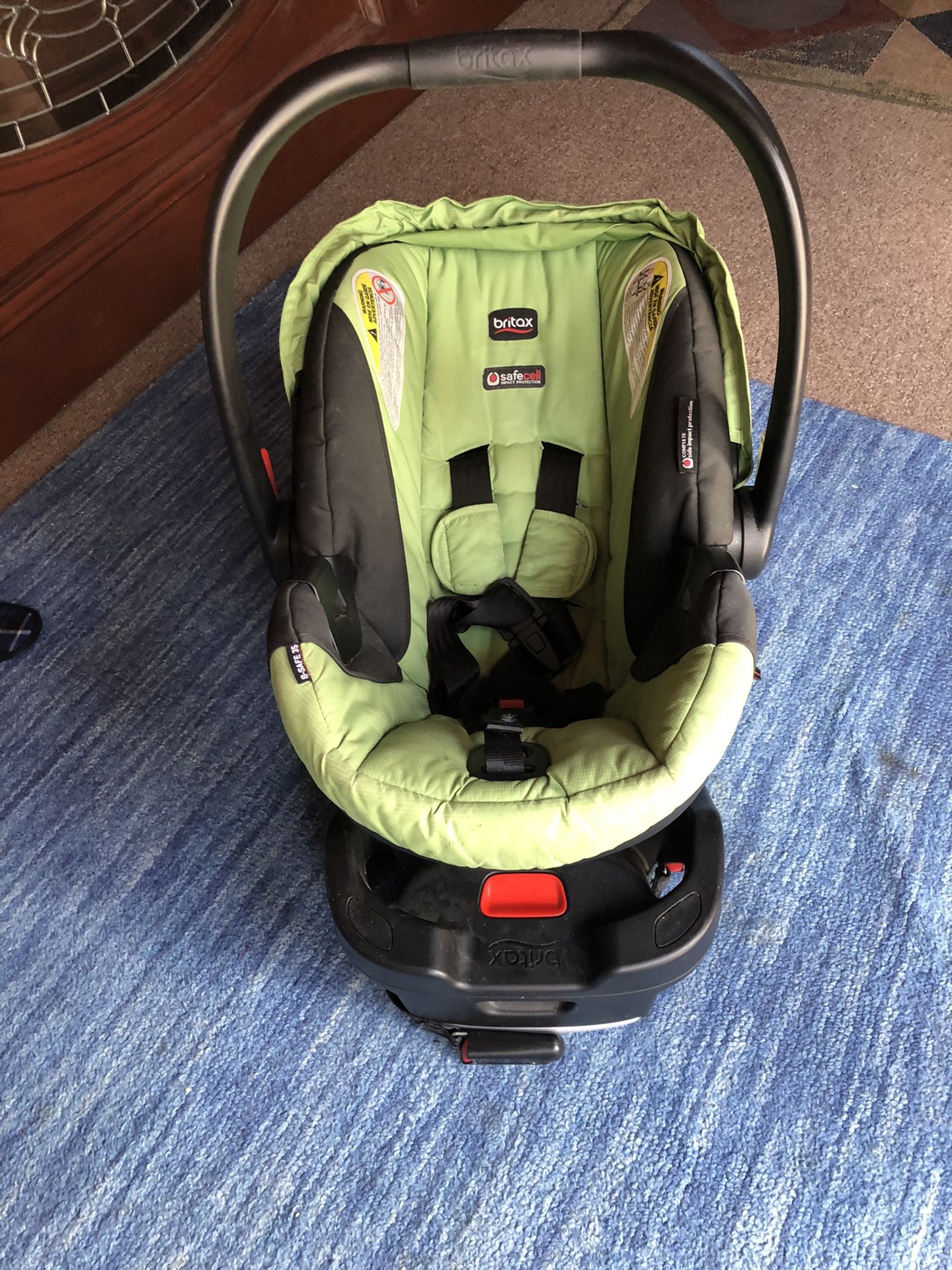 Britax car seat with base to 35 lbs