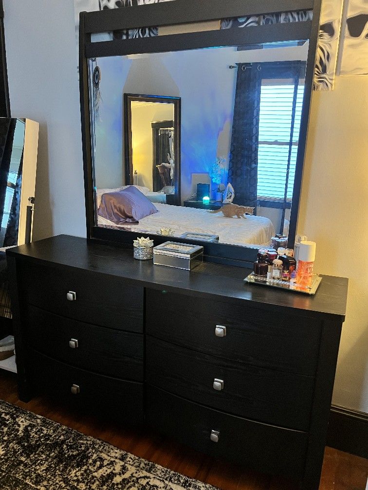 Dresser And Nightstand 