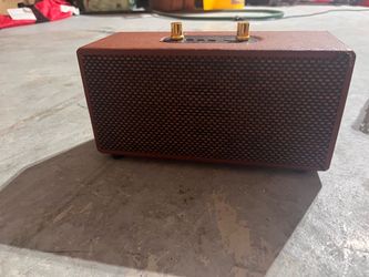Retro Bluetooth Speaker with Gold Knobs