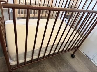 Metal crib