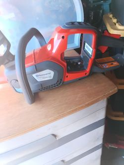 Husqvarna Power Axe 350i 40-volt 18-in Brushless Battery Chainsaw