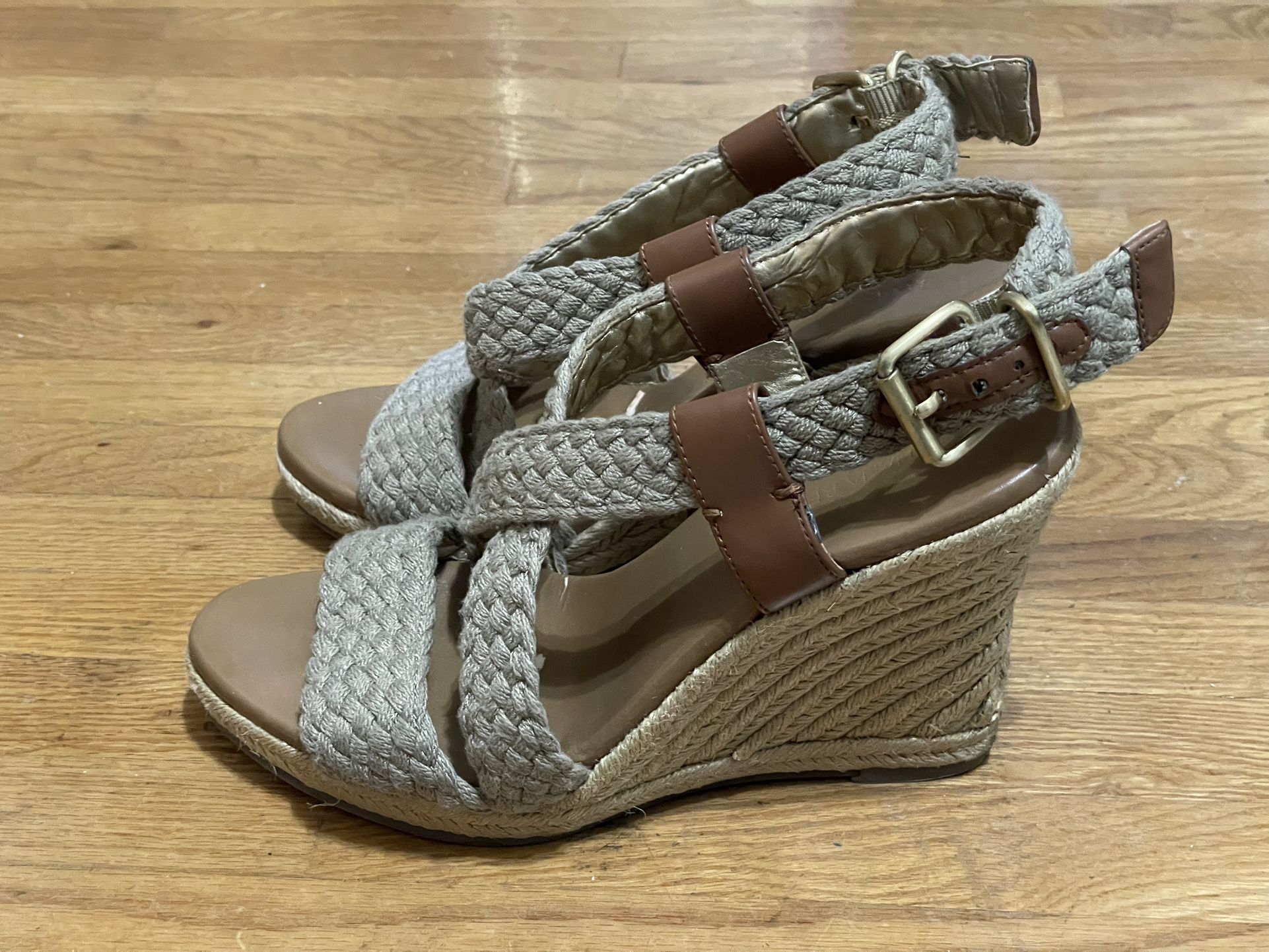 Sz 7 Sage Green Banana Republic