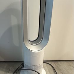 Dyson AM09 Hot and Cool fan/heater WITH REMOTE - $150 CASH