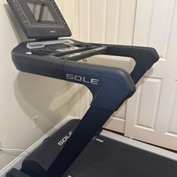 SOLE F80 Treadmill